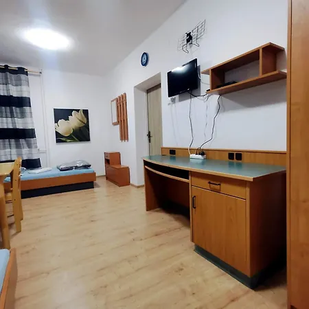 Hostel Plus Vandrarhem *