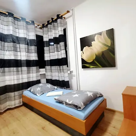 Hostel Plus Vandrarhem *